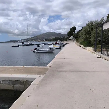 Διαμέρισμα Knez Τρογκίρ