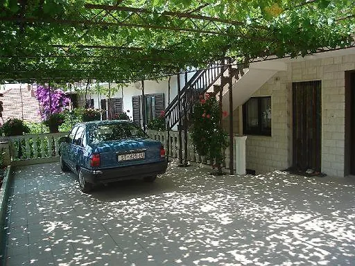 Knez شقة